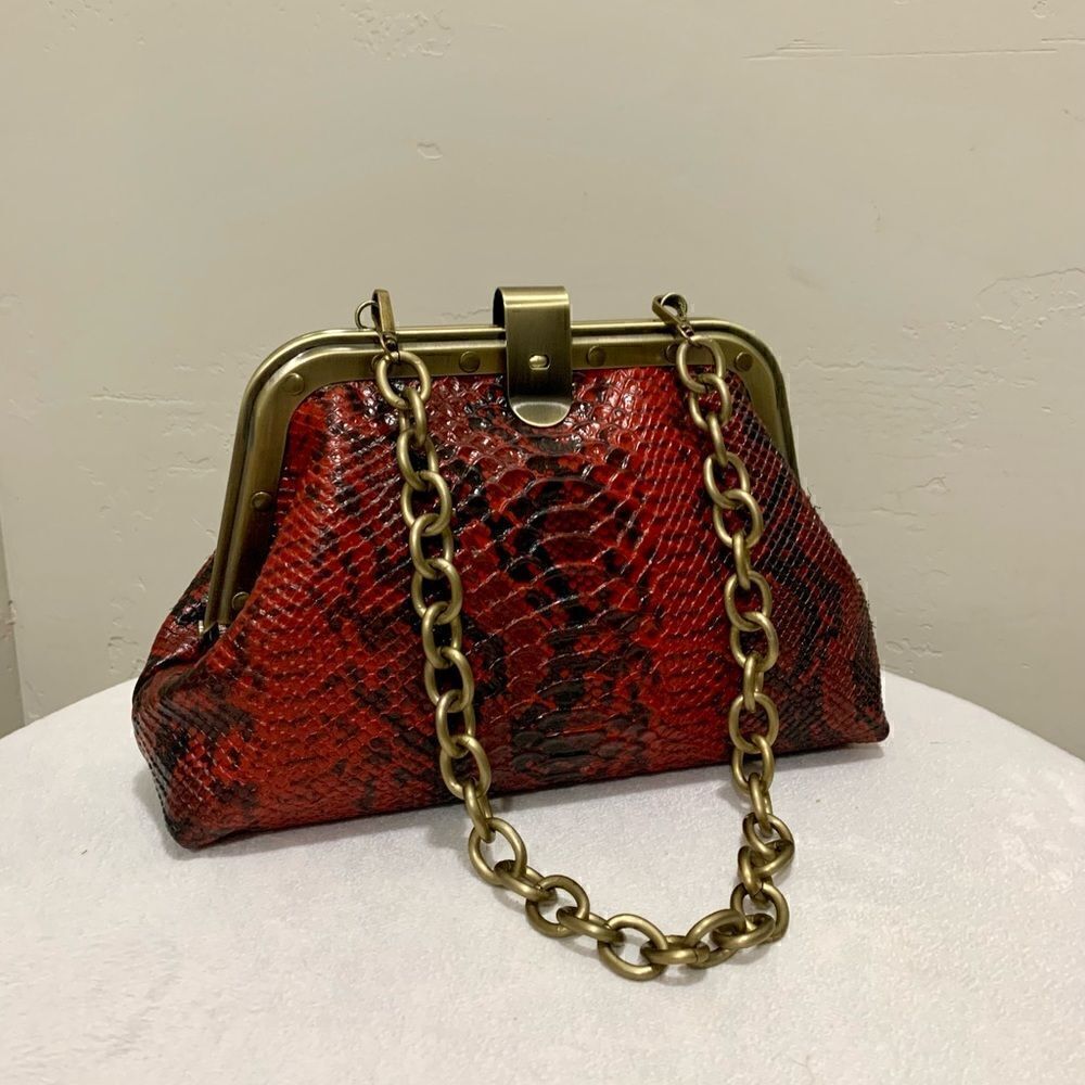 Handmade GenuineâEmbossedâLeatherâPushâLockâClutch/ShoulderâBag/Crossbody